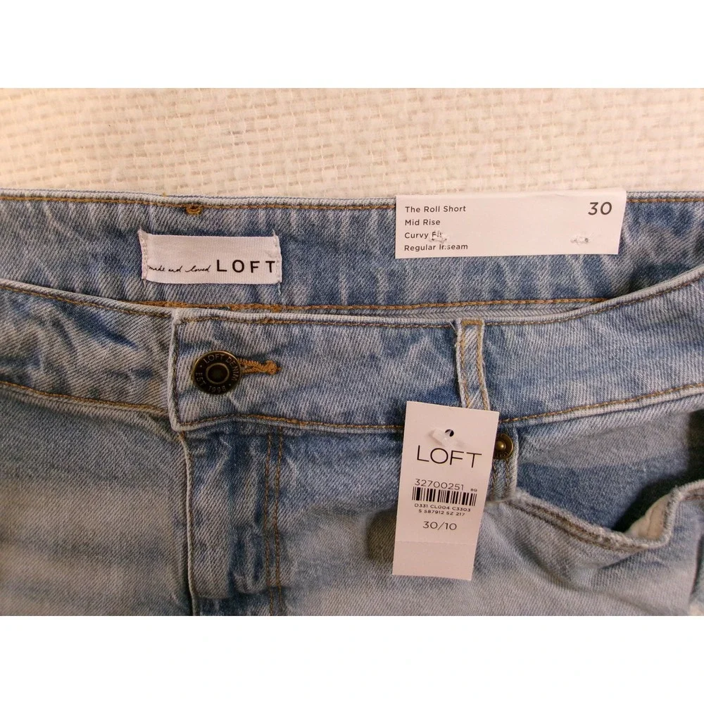 LOFT The Roll Short Light‎ Wash Curvy Mid Rise Denim Shorts Size 30/10 NWT